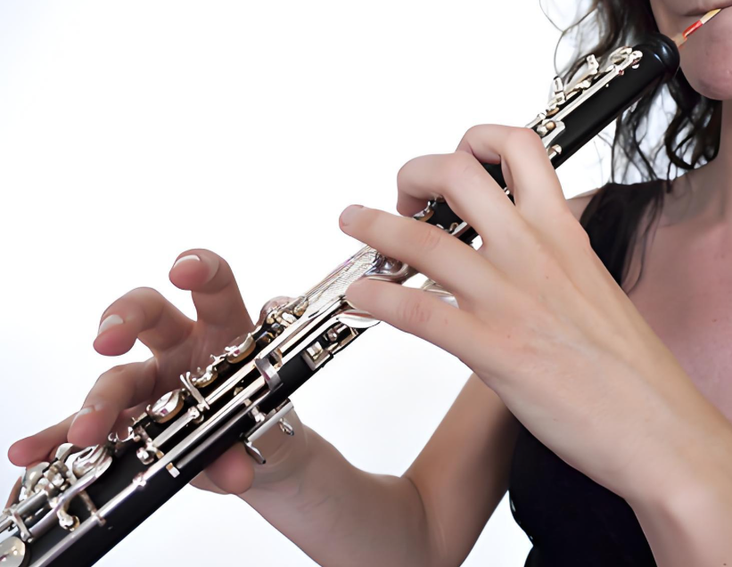 How to hold oboe correctly - side view with hand position